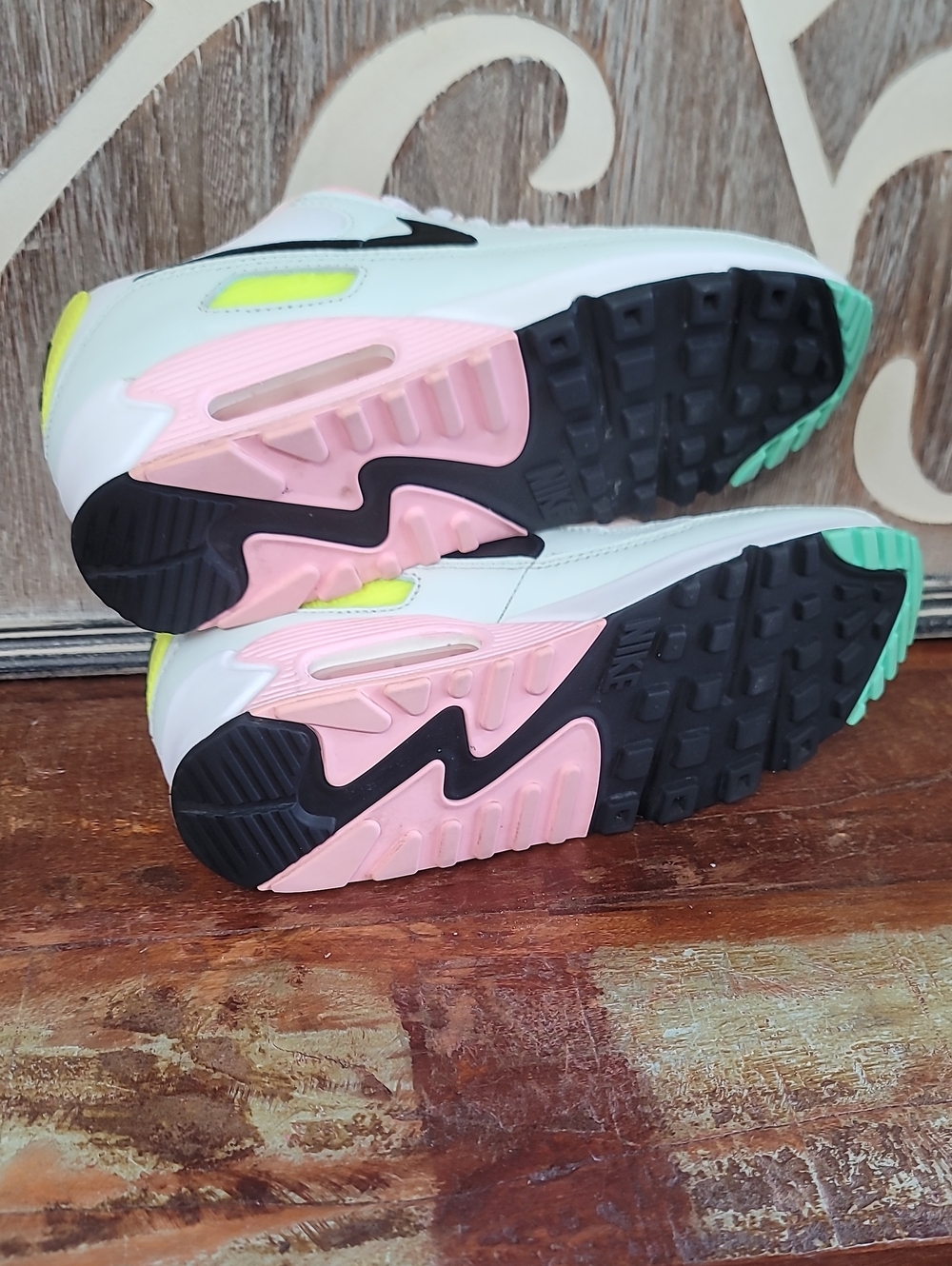 🔥🔥 Nike Wmns Air Max 90 'Easter' Wmns 8 Good/like New. Fast Shipping - Picture 11 of 16